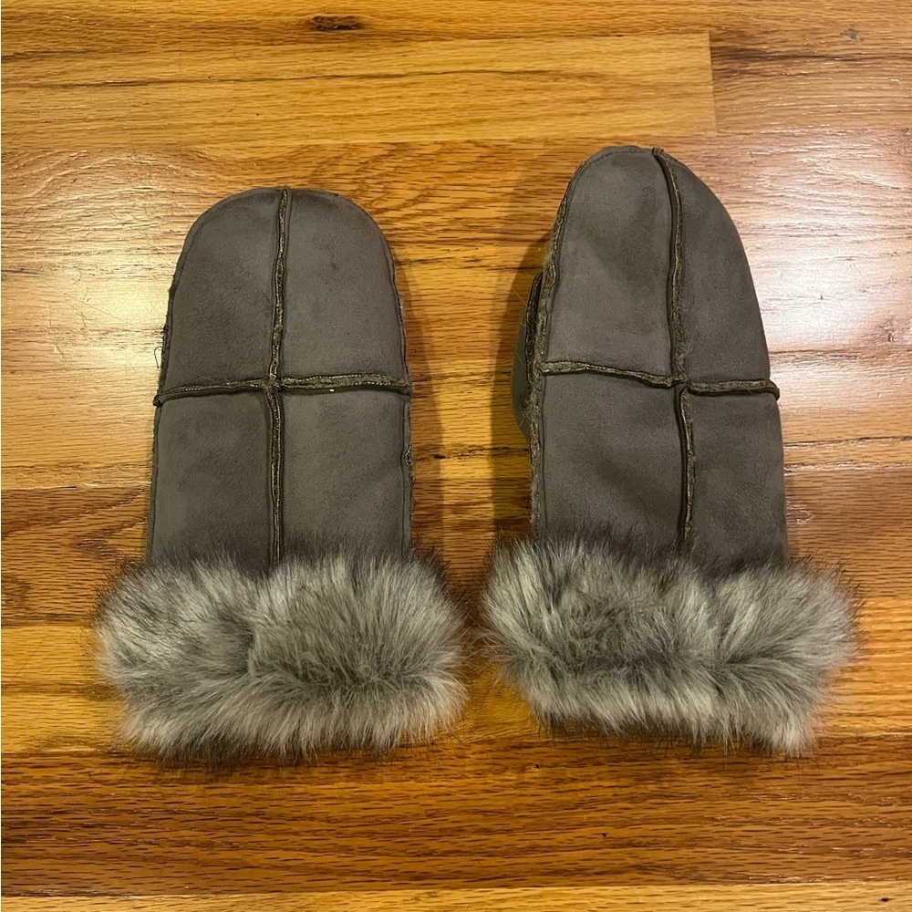 M&S Faux Fur and Microfiber Mittens M/L